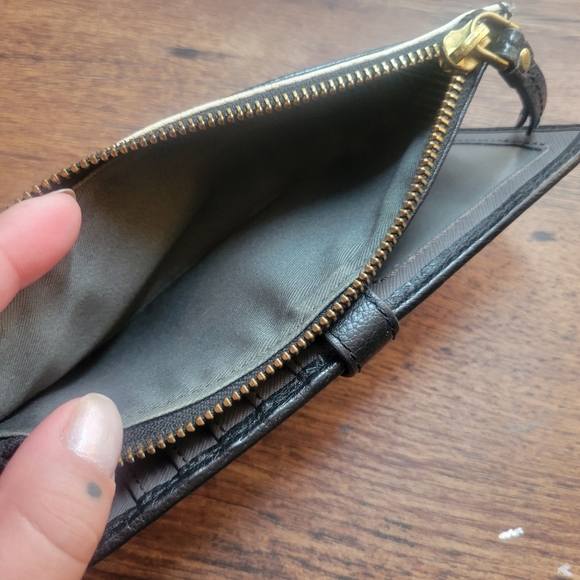 Fossil Wallet Black & White Leaher - 16 card slots, zip pocket, 2 side pockets - Picture 7 of 8